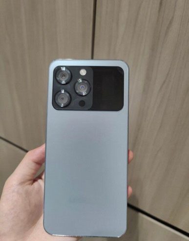 В Китае выпустили помесь Xiaomi Mi 11 Ultra и iPhone 13 Pro