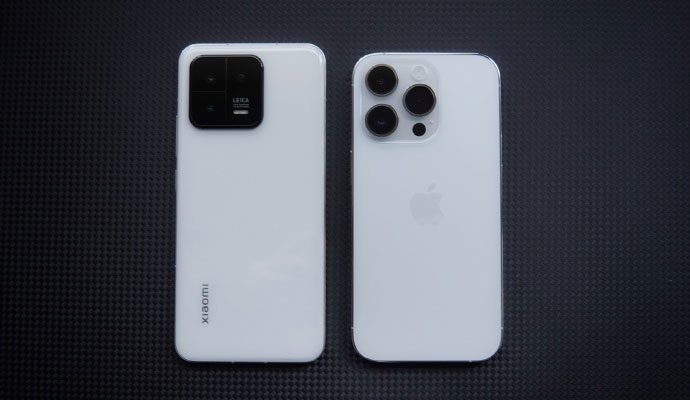 Глава Xiaomi China Лу Вейбинг сравнил дизайн Xiaomi 13 и iPhone 14 Pro